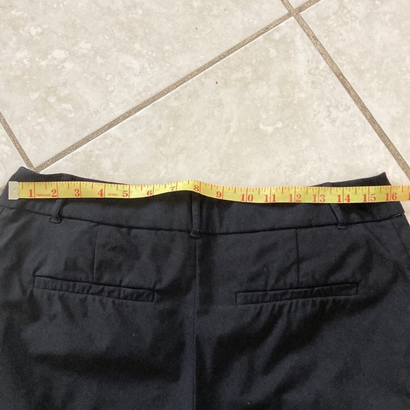 Reitmans Black Bermuda Shorts EUC (Fit more like 8) - Picture 3 of 3